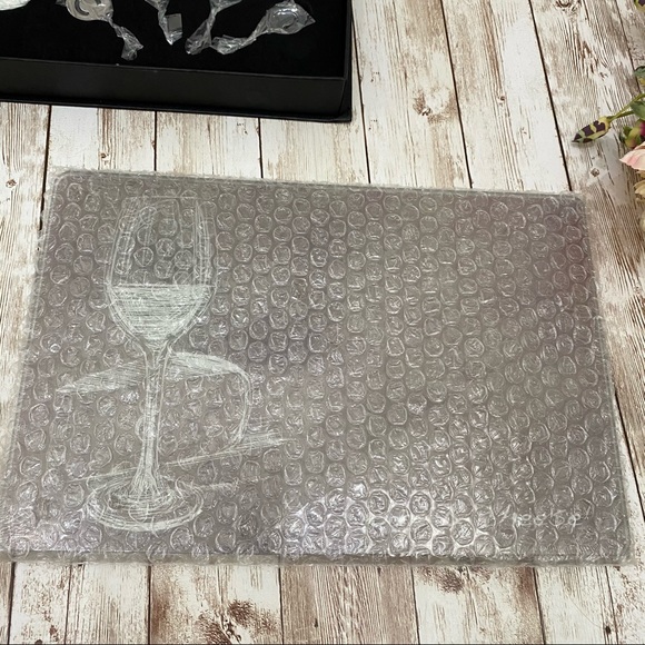 LA-Z-Boy 9-pc Wine & Cheese Set - Picture 8 of 8